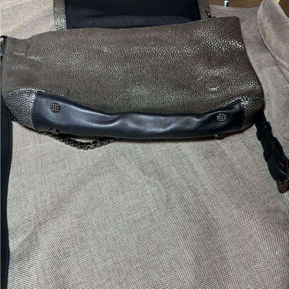 ELIZABETH & JAMES Silver Metallic Pebbled Leather Flap Over Clutch Handbag - Picture 7 of 11